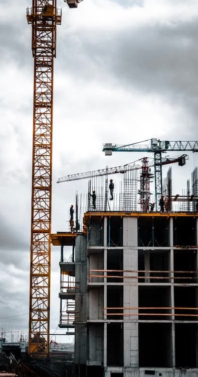 Canteiro de obras monitorado por um sistema de visão computacional